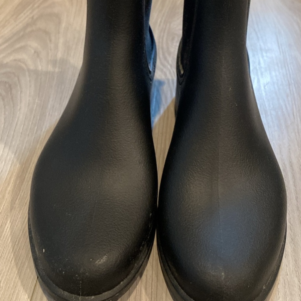 Shoes - Picture 2 of 2
